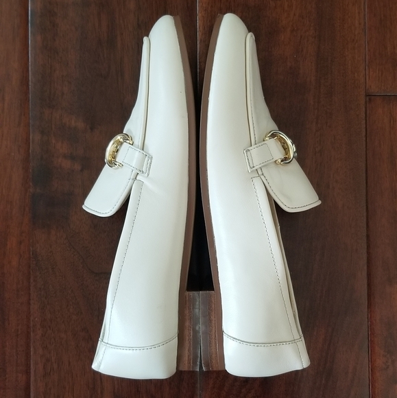 ANN TAYLOR Chain Bit Leather Loafers - Pearl Shadow Cream - Size 6 - Picture 2 of 8